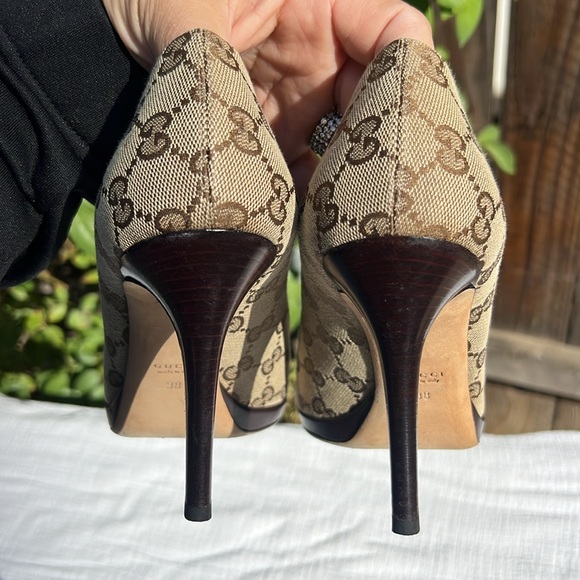 Gucci Beige GG Canvas Horsebit Peep Toe Pumps Heels size 38.size 8.🤎 - Picture 4 of 17